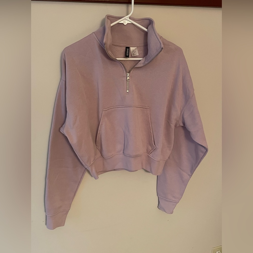 H&M Womens Lilac colored sweatshirt size medium great condition